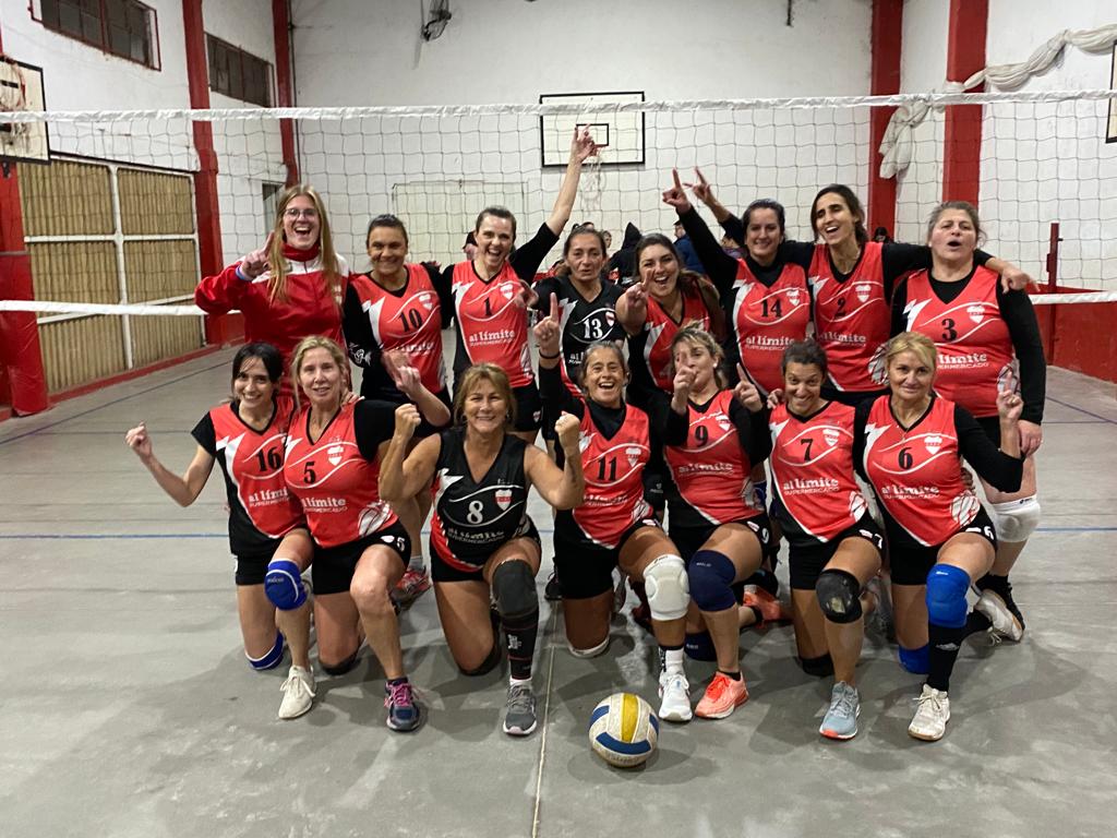 ¡Dale campeón! El Maxi Vóley femenino de San Telmo ascendió a la segunda división de la Unión Rosarina